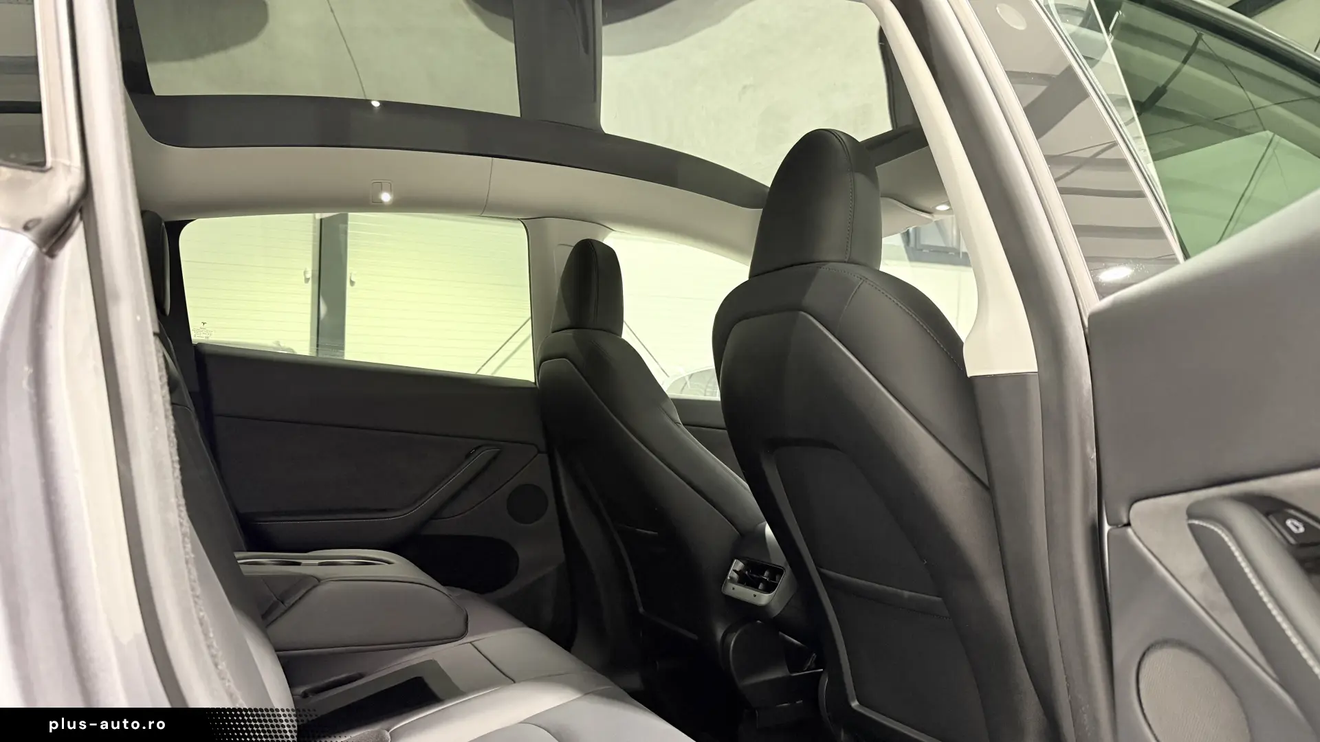 Tesla Model Y Dual Motor Performance Autopilot Avansat
