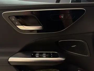 MERCEDES-BENZ C 300 d AMG