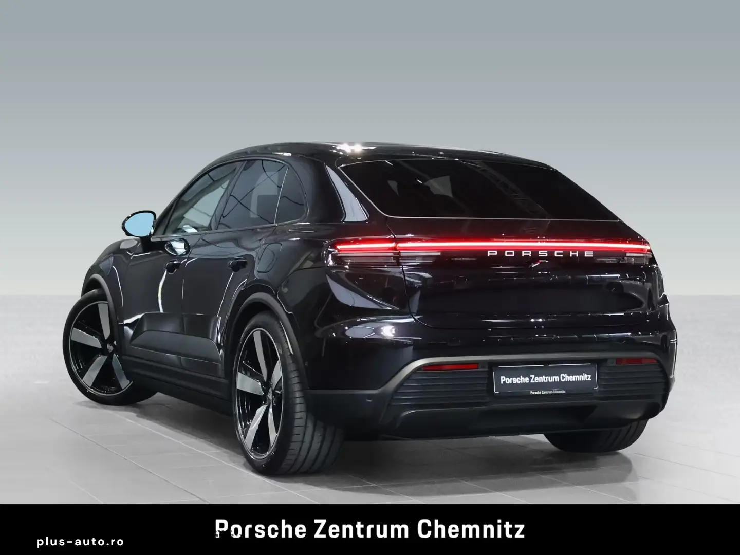 Porsche Macan 4 Electric