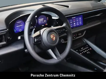 Porsche Macan 4 Electric