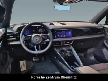 Porsche Macan 4 Electric