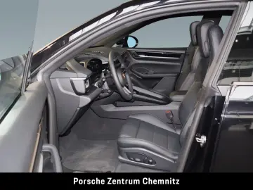 Porsche Macan 4 Electric