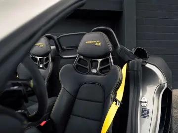 PORSCHE 718 Boxster Spyder RS WEISSACH PCCB PASM