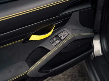 PORSCHE 718 Boxster Spyder RS WEISSACH PCCB PASM