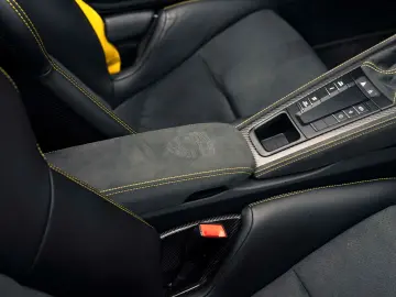 PORSCHE 718 Boxster Spyder RS WEISSACH PCCB PASM
