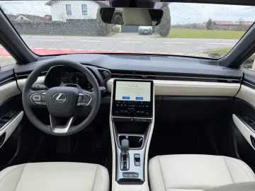 Lexus LBX Elegant  Leder Weiß  LED  Kamera