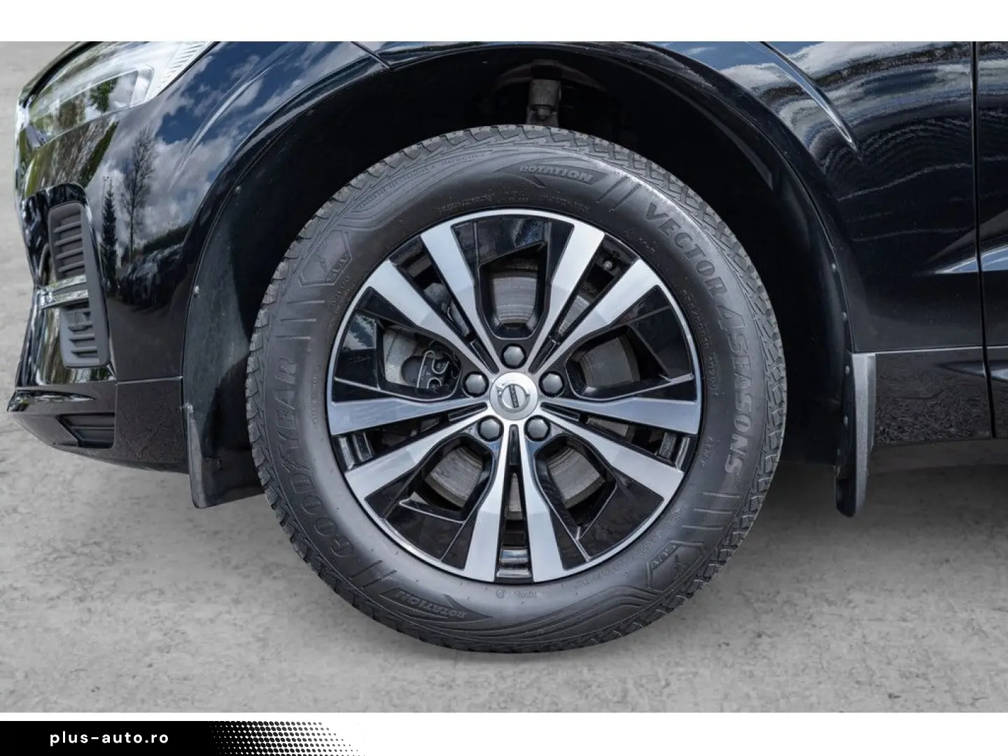 VOLVO XC60 2021 — imagine 8