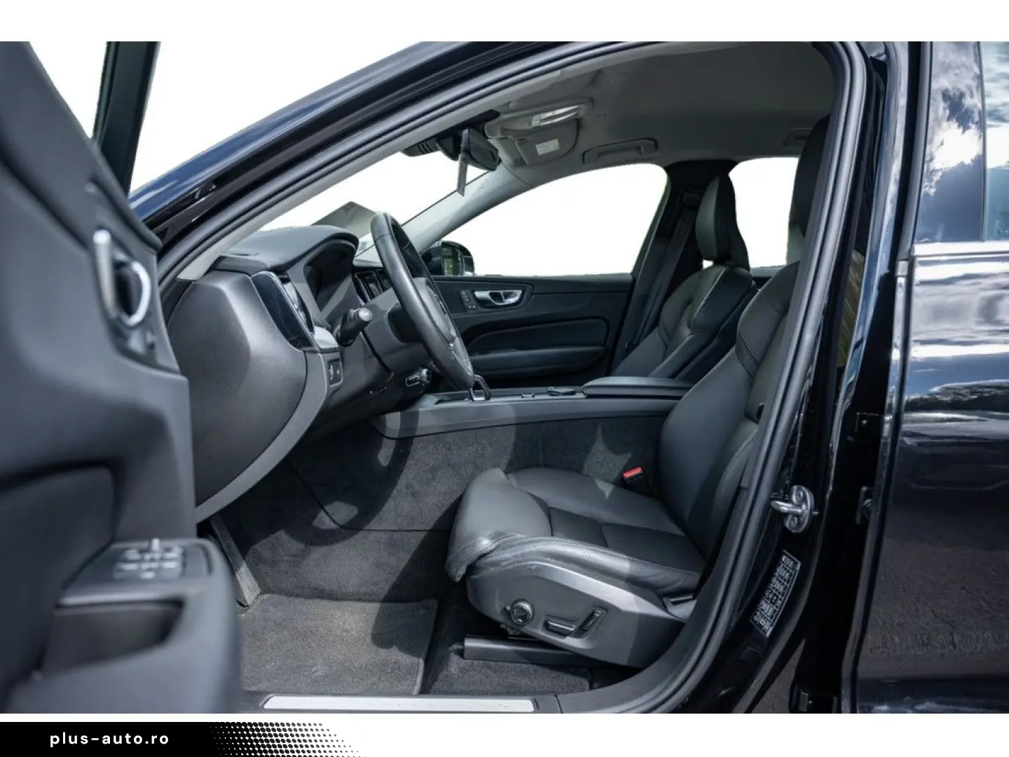 VOLVO XC60 2021 — imagine 9