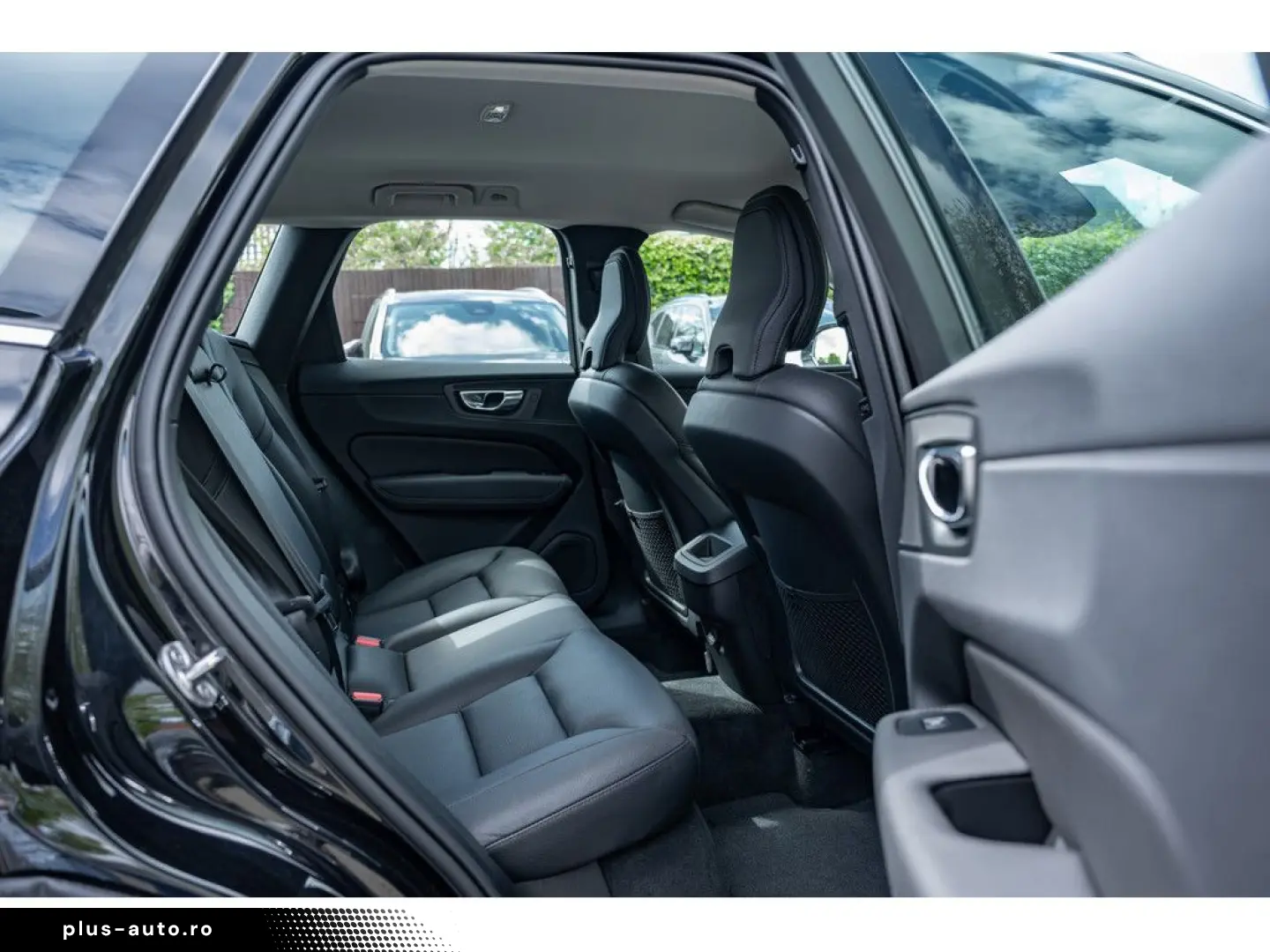 VOLVO XC60 2021 — imagine 11