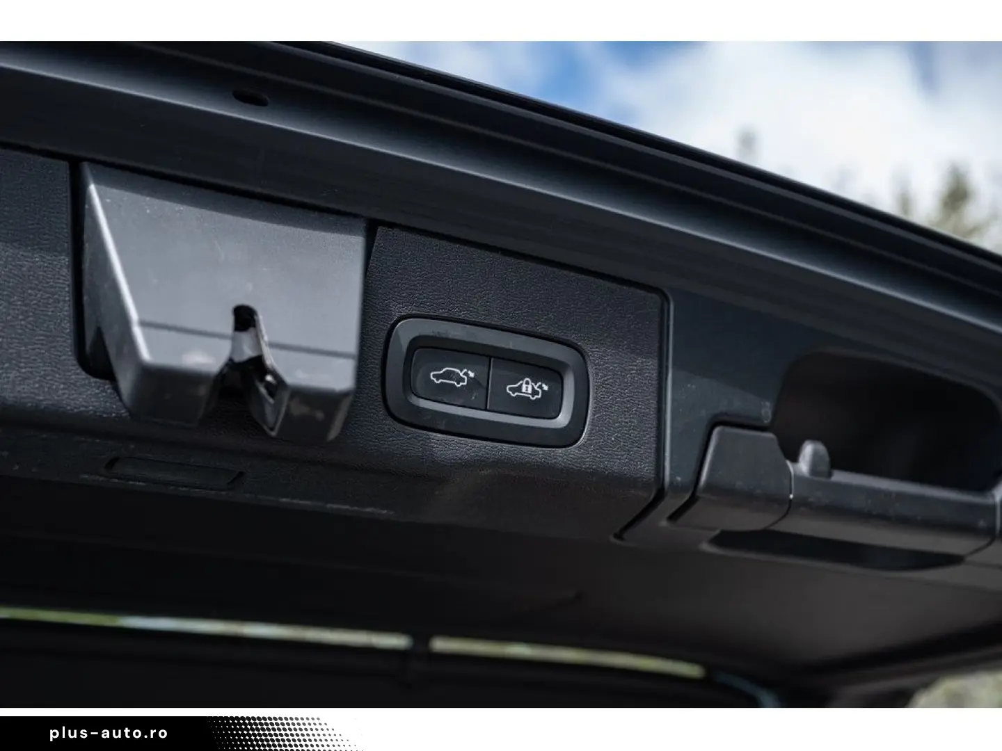 VOLVO XC60 2021 — imagine 14