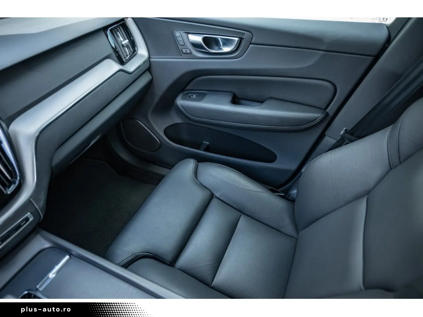 VOLVO XC60 2021 — imagine 19