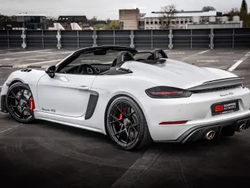 PORSCHE Boxster 718 Spyder RS WEISSACH