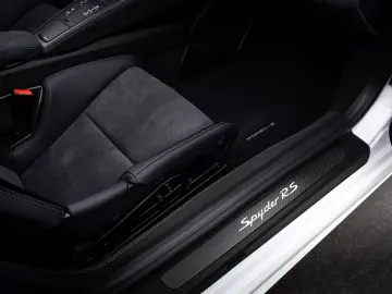 PORSCHE Boxster 718 Spyder RS WEISSACH
