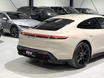 Porsche Taycan GTS Burmester Pneumatic Alcantara