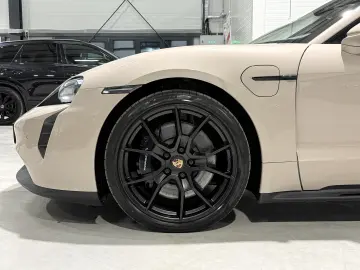 Porsche Taycan GTS Burmester Pneumatic Alcantara