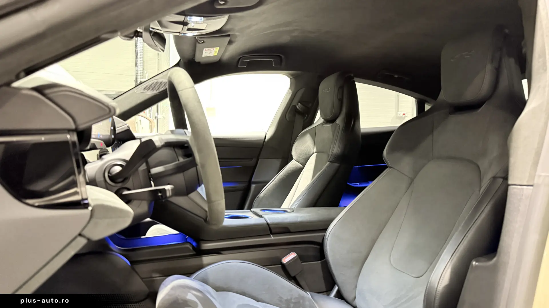 Porsche Taycan GTS Burmester Pneumatic Alcantara