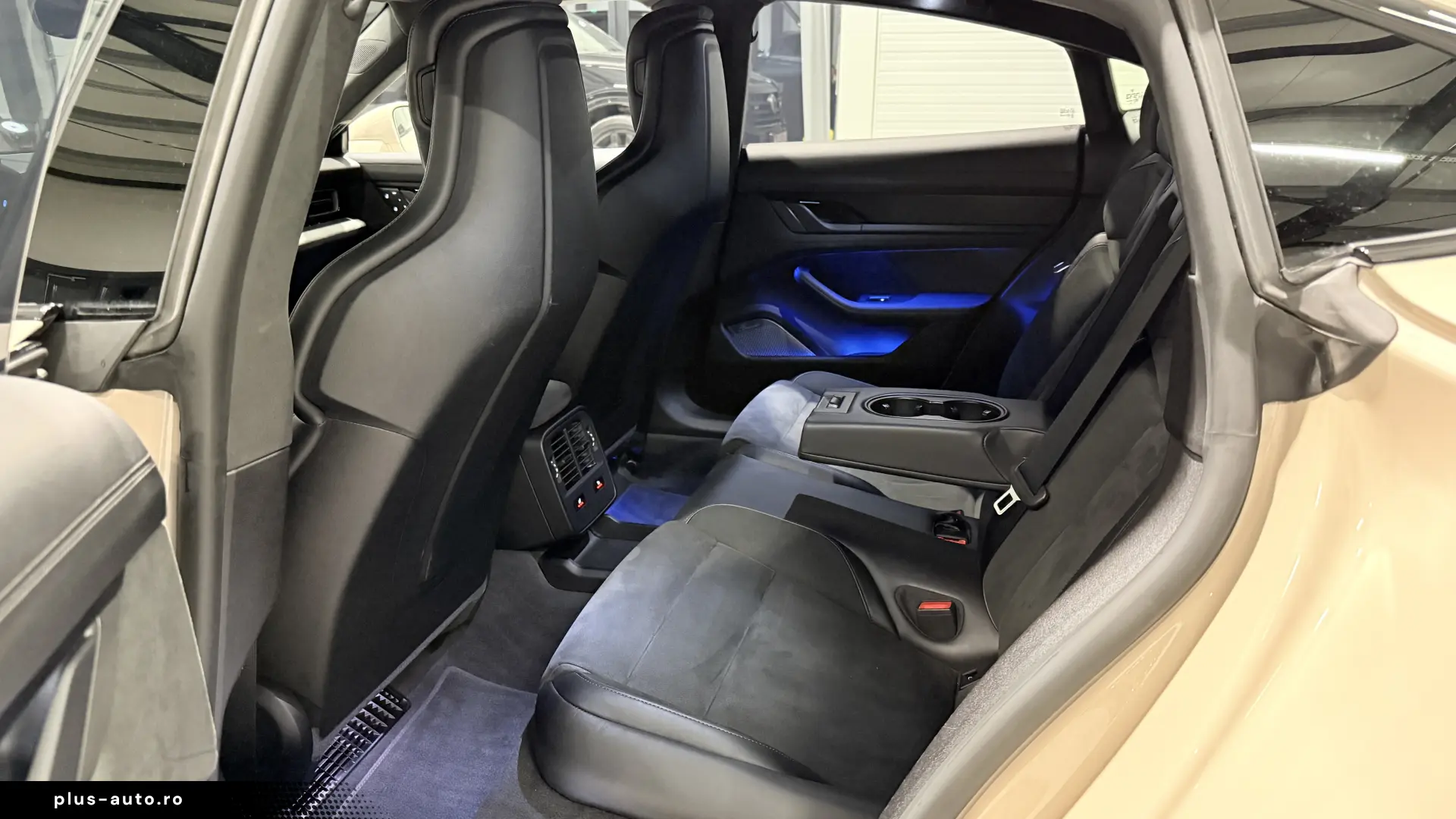 Porsche Taycan GTS Burmester Pneumatic Alcantara