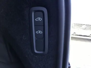 VOLVO XC90 T8 Plus Dark AWD 7-Sitzer 360  Cam Stdhzg.