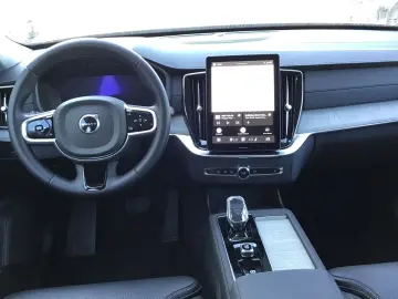 VOLVO XC90 T8 Plus Dark AWD 7-Sitzer 360  Cam Stdhzg.