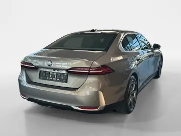 BMW 550e xDrive