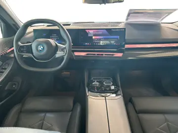 BMW 550e xDrive