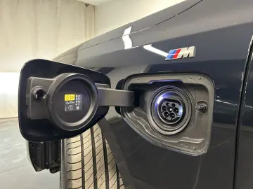 BMW 550e xDrive Limousine M Sportpaket B&W DAB LED K