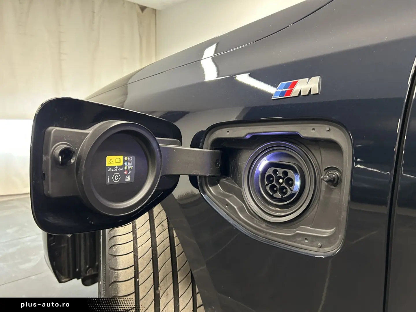 BMW 550e xDrive Limousine M Sportpaket B&W DAB LED K