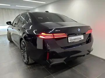 BMW 550e xDrive Limousine M Sportpaket B&W DAB LED K