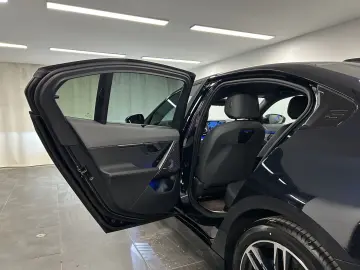 BMW 550e xDrive Limousine M Sportpaket B&W DAB LED K