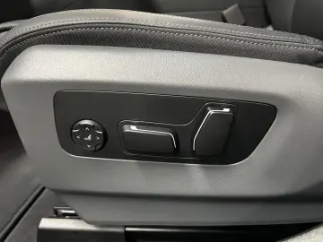 BMW 550e xDrive Limousine M Sportpaket B&W DAB LED K
