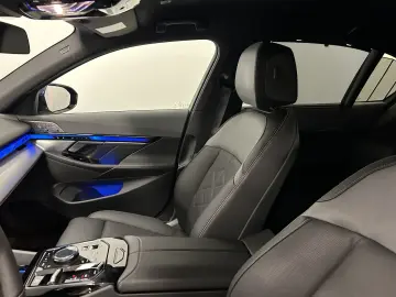 BMW 550e xDrive Limousine M Sportpaket B&W DAB LED K