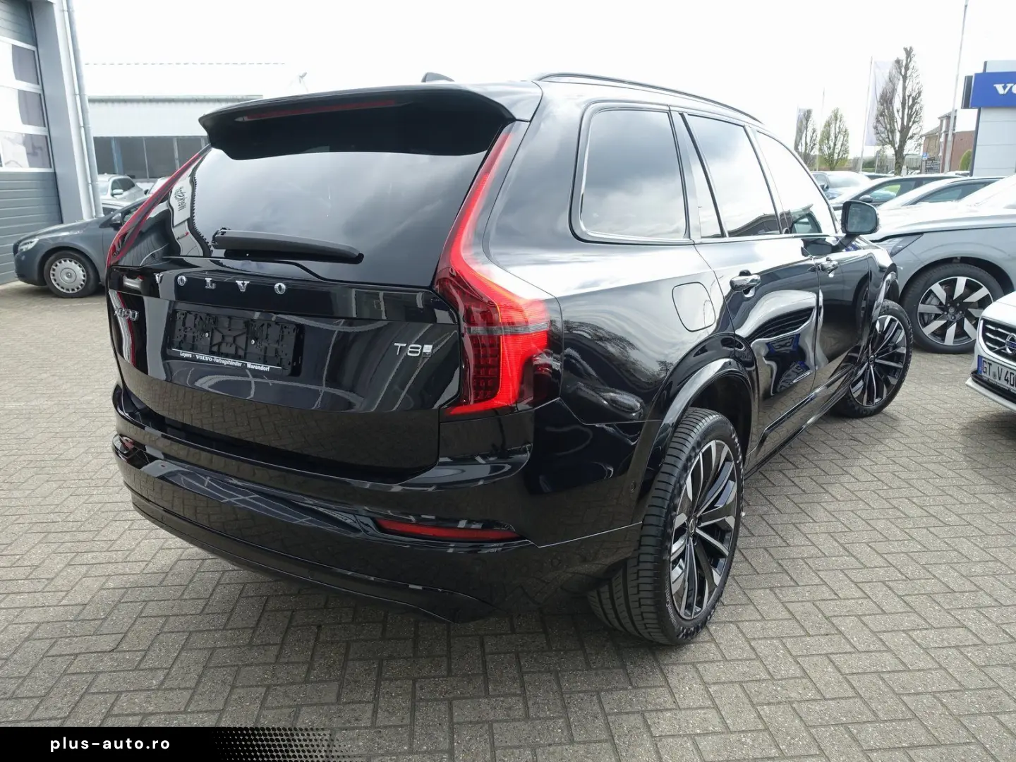 VOLVO XC90 Ultra Dark T8 Four-C AHK Massage B&W Pano