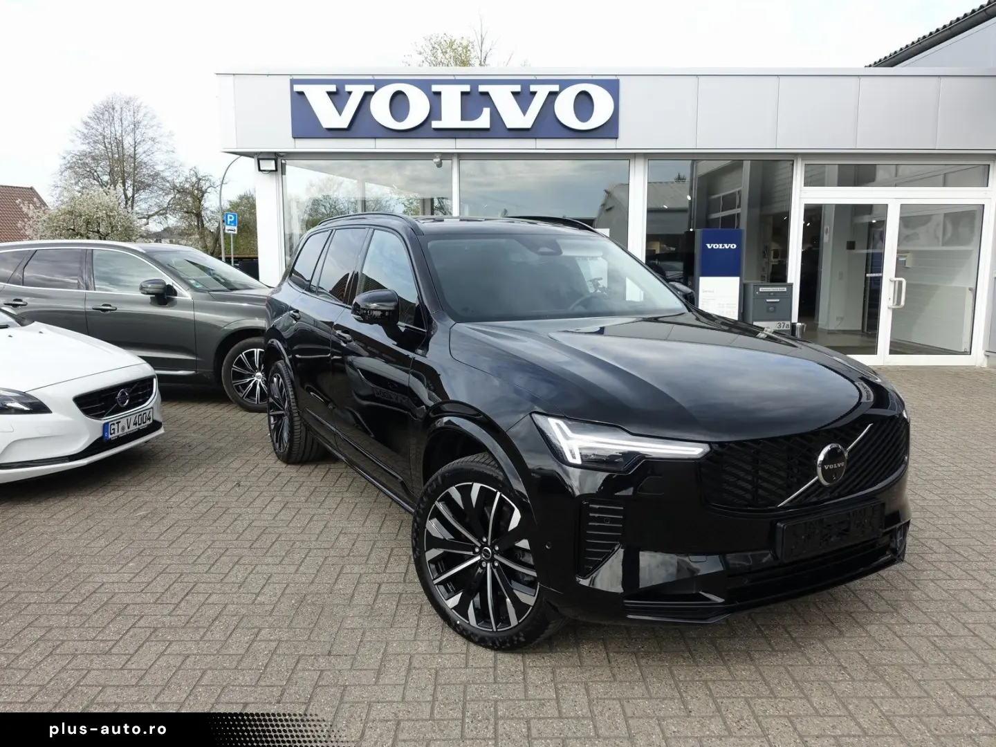 VOLVO XC90 Ultra Dark T8 Four-C AHK Massage B&W Pano