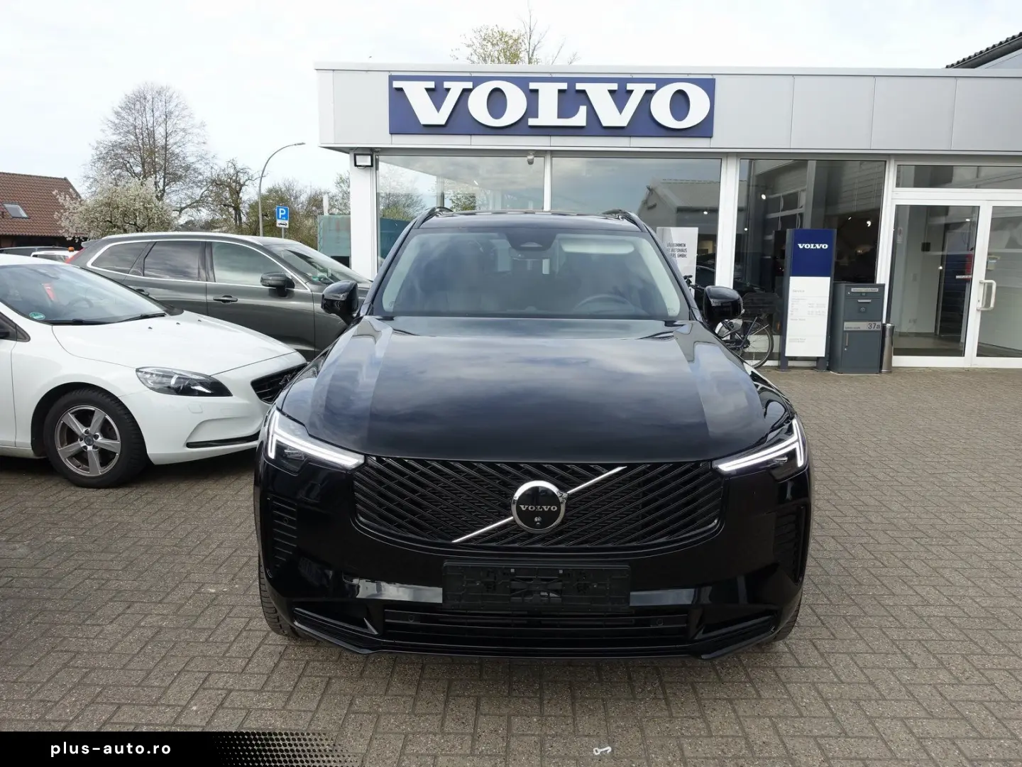 VOLVO XC90 Ultra Dark T8 Four-C AHK Massage B&W Pano