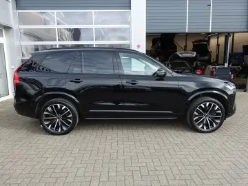 VOLVO XC90 Ultra Dark T8 Four-C AHK Massage B&W Pano
