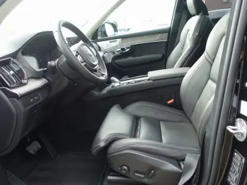 VOLVO XC90 Ultra Dark T8 Four-C AHK Massage B&W Pano