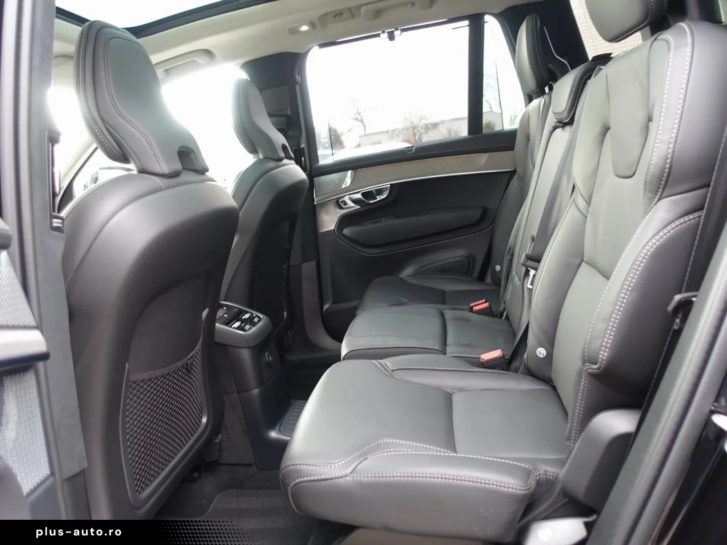 VOLVO XC90 Ultra Dark T8 Four-C AHK Massage B&W Pano