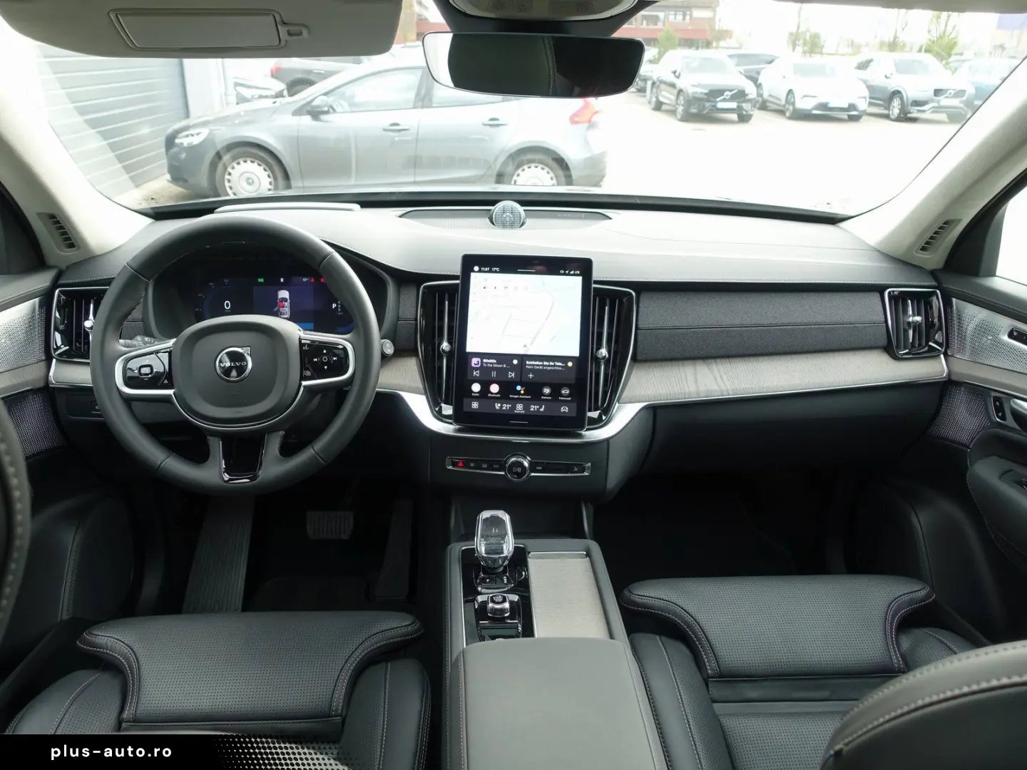 VOLVO XC90 Ultra Dark T8 Four-C AHK Massage B&W Pano