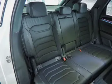 VW Touareg R V6 3.0 TSI AT eHybrid 4Motion AHK