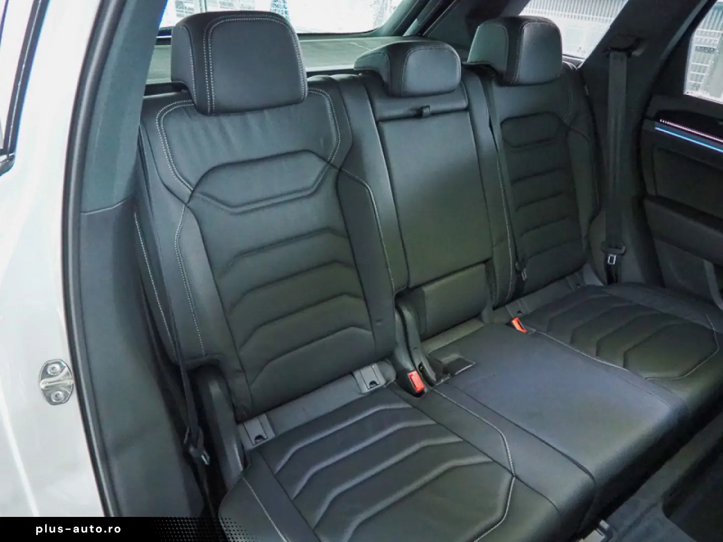 VW Touareg R V6 3.0 TSI AT eHybrid 4Motion AHK