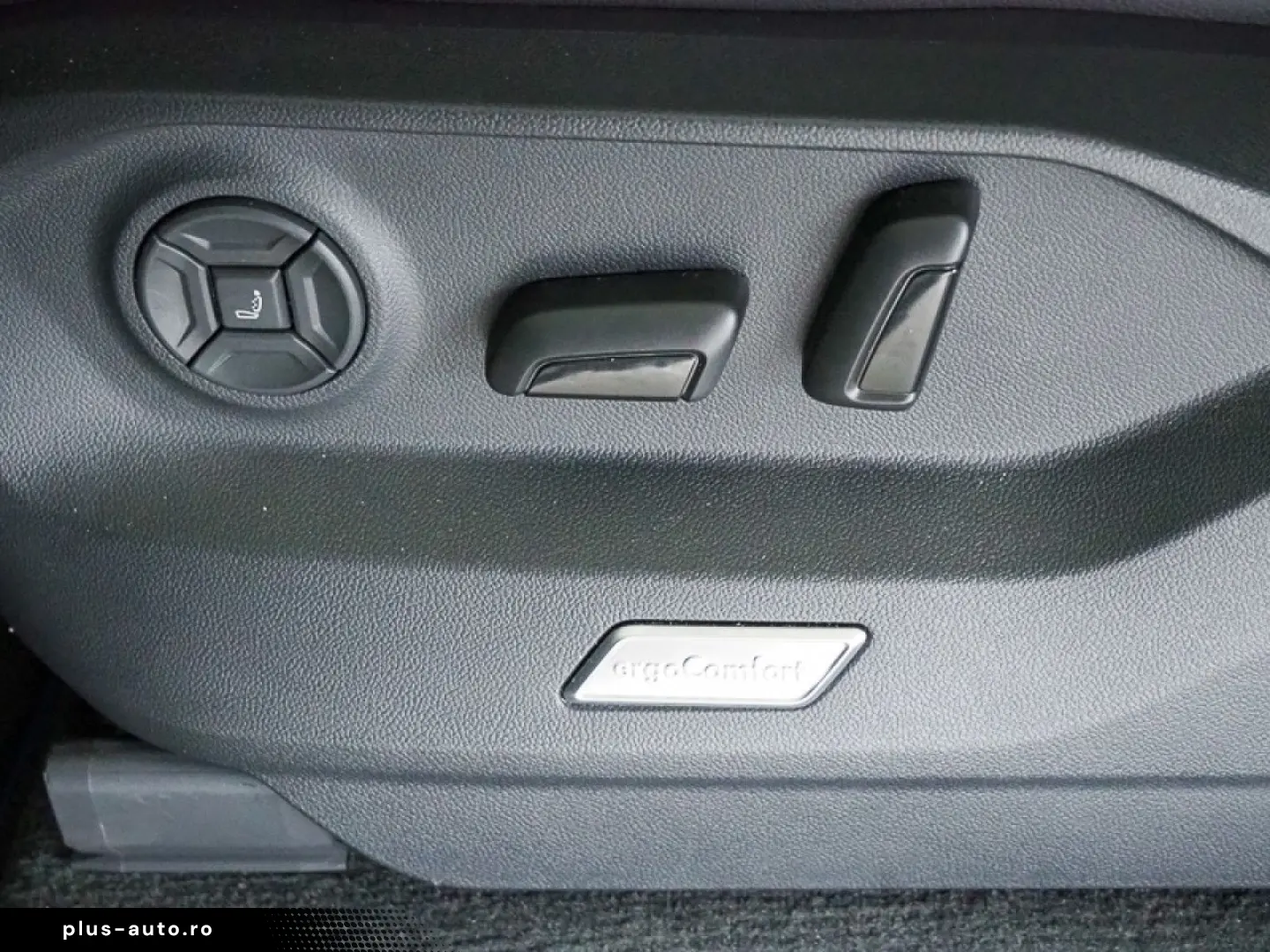 VW Touareg R V6 3.0 TSI AT eHybrid 4Motion AHK