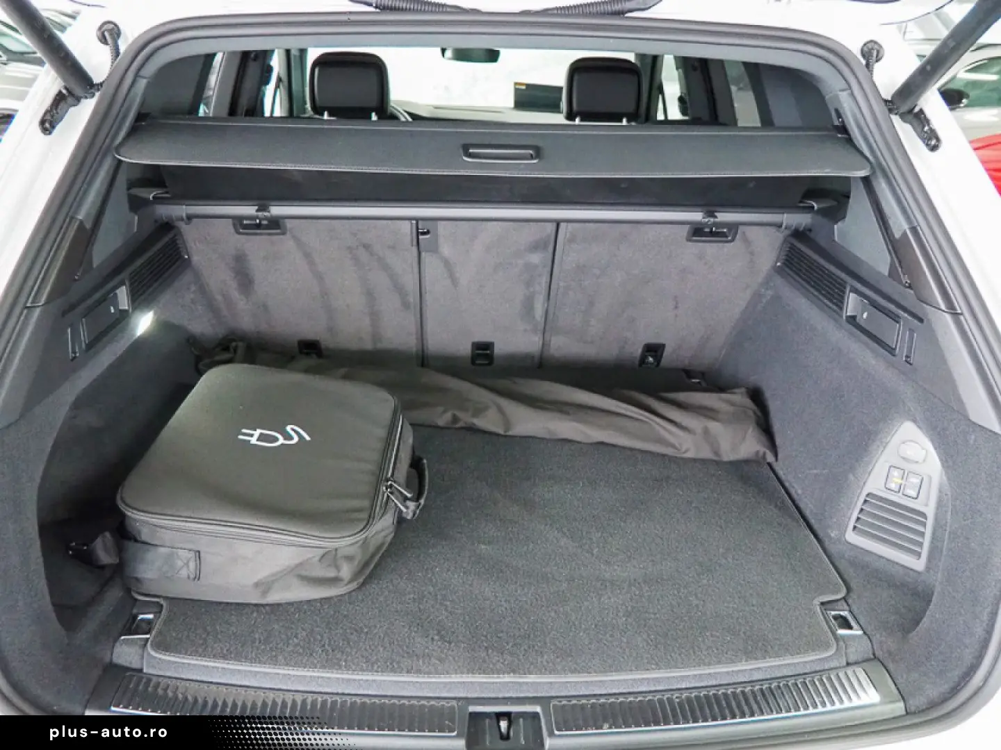 VW Touareg R V6 3.0 TSI AT eHybrid 4Motion AHK