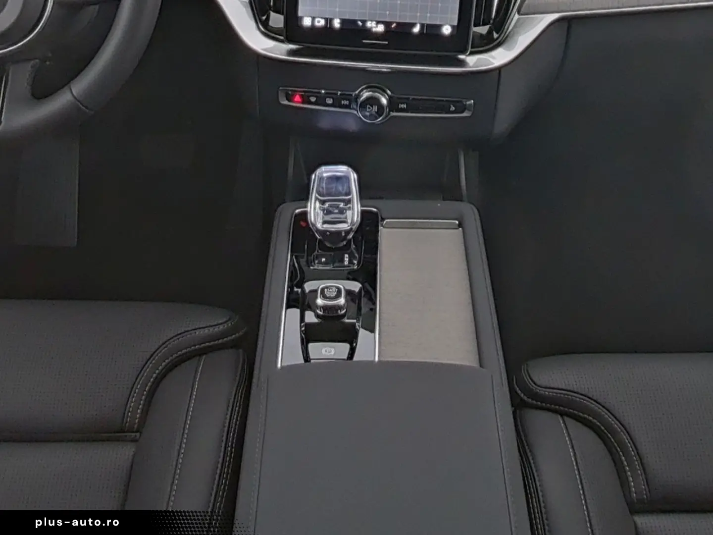 VOLVO XC90 T8 Ultra Dark Luftfwk Massage B&W AHK