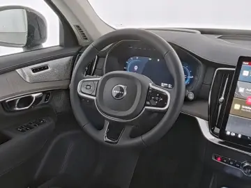 VOLVO XC90 T8 Ultra Dark Luftfwk Massage B&W AHK