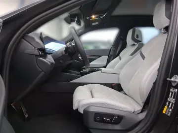 BMW 550e xDrive Limousine FrozenDeep DrivAssProf Par