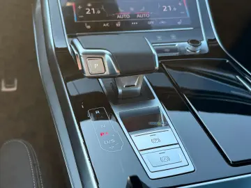 AUDI Q8 50 TDI quattro S-line Matrix Pano AHK HUD ACC