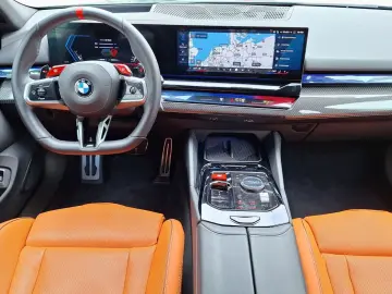 BMW M5 Individual DA PA-Prof B&W Carbon