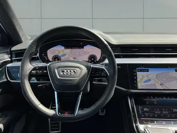 AUDI A8 TFSI e 60 quattro 340(462) kW(PS) tiptronic