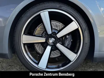 PORSCHE 911 Carrera