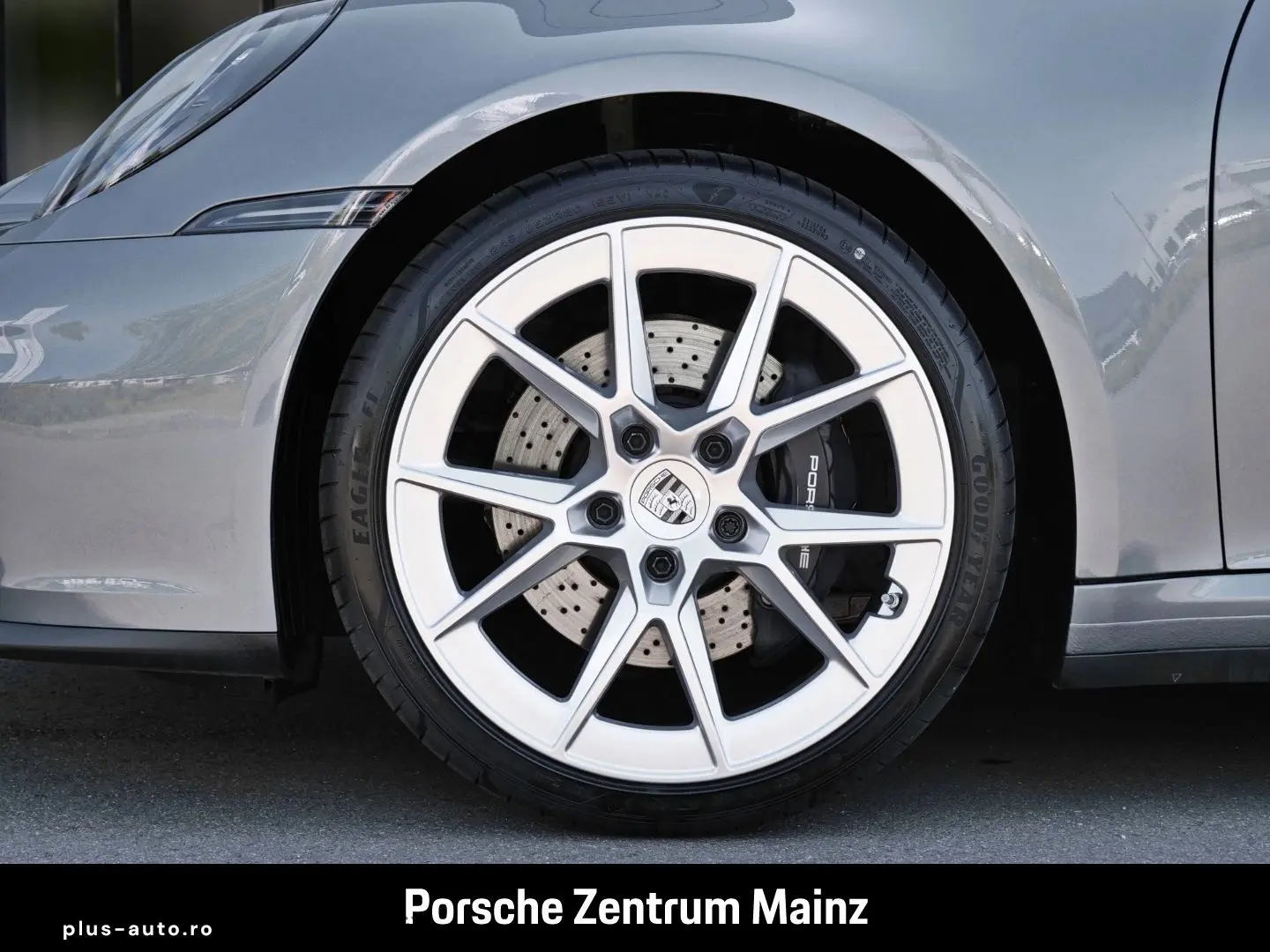PORSCHE 992 911 Carrera Cabrio Sportabgas BOSE 21-Zoll